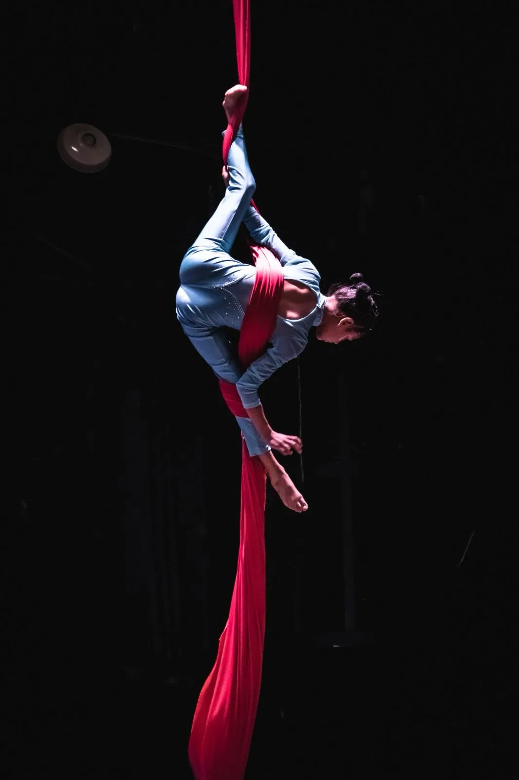 Danza aérea en telas en Club ELEVA Celaya